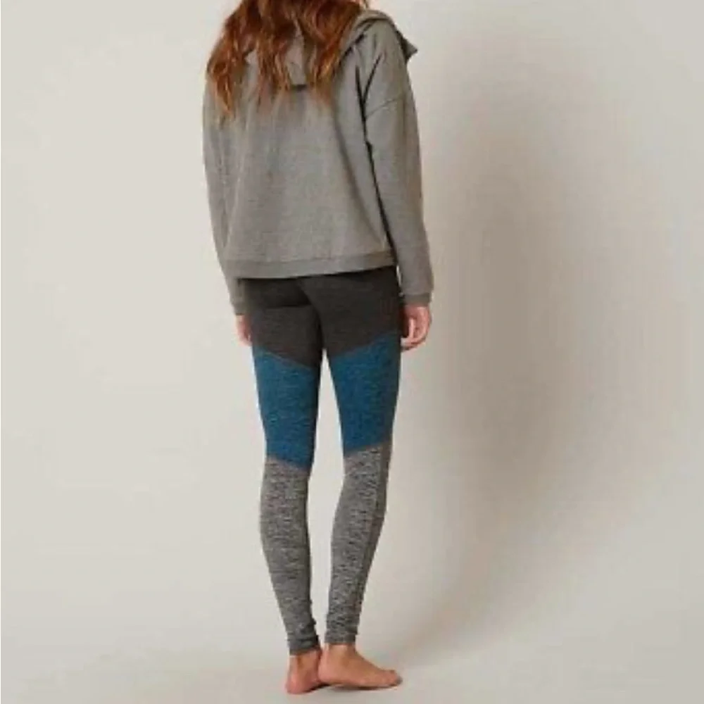 FREE‎ PEOPLE Movement 'Intuition' Leggings Blue Gray Color Blocked